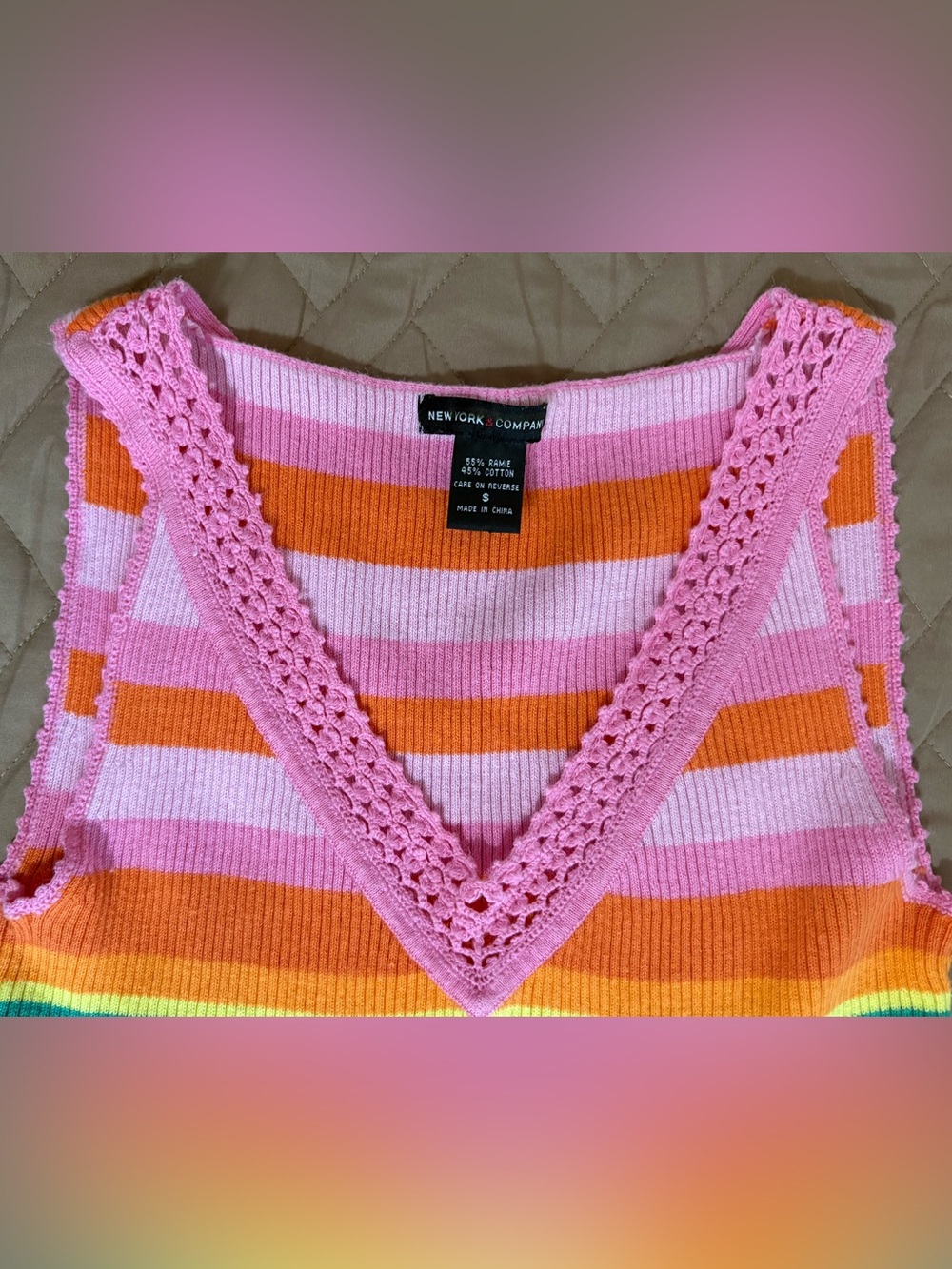 Bubble Gum Pink Stripe V-Neck Knit Tank Top New York & Style Ladies Small - Picture 3 of 7